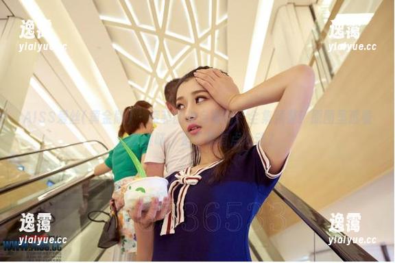 AISS爱丝(黄金版) - 索菲的独自等待：全集预警！原图里透着些许暧昧，是不是有点心动？