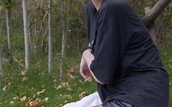 BoBoSocks袜啵啵 – 小沫的定制写真：绿色丝袜在阳光下的微妙舞动，真是让人心痒！
