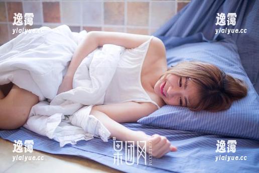 GIRLT果团网 - 最新图集：陈迪娅的秘书人生，办公桌上的各种脑洞瞬间！
