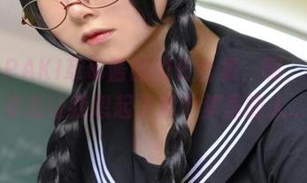 观看PAKI草莓酱的班长合集，啊，那种姿态让我想起了那个梦里的人…