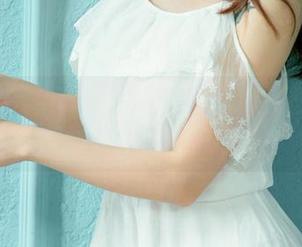 UGirls尤果网 – 双人写真大揭秘：温鈊怡和她的影子互怼中！