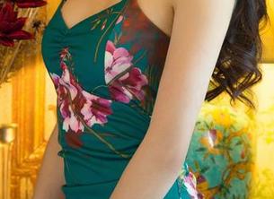 UGirls尤果网 – 霓梓心这个最新图册，死库水横行，仿佛她是水中的女王，真是让人心里咯噔一下！