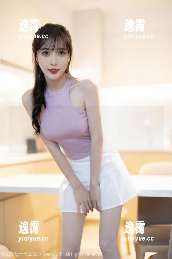 Xiuren秀人网-Emily顾奈奈酱 Xiuren秀人网 - Emily顾奈奈酱的眼镜在线图集,快来看看她如何用眼镜迷倒众生!