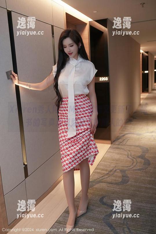 Xiuren秀人网 - Mila嘟嘟又更新了，秘书的写真难道就是这样撩人的？