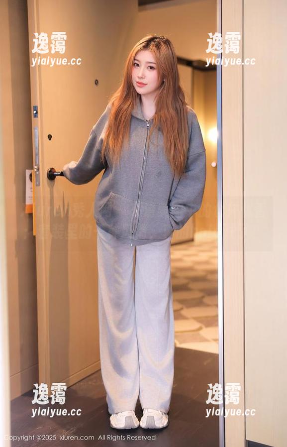 Xiuren秀人网 - 高清美图中的仓井优香：套装里的千种风情，真的hold住了！