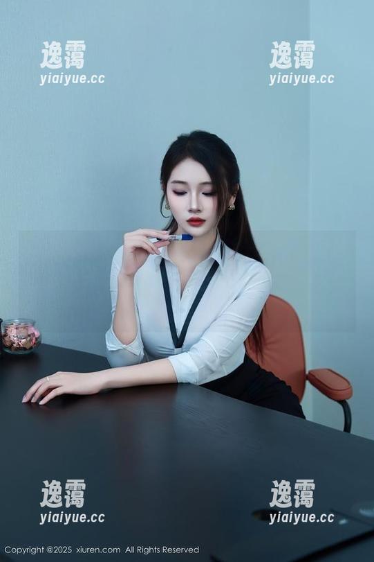 Xiuren秀人网 - 一张奈沐子的天台图片，瞬间变成了我理想中的‘悠闲早晨’！可惜我还没起床。