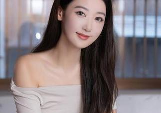 Xiuren秀人网 – 接受挑战！免费的孟狐狸FoxYini连衣裙图包，让你直面你的审美极限！
