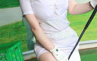 Xiuren秀人网 – 当李可可遇上吊带：高清原图中流露出的那些调皮与甜美！