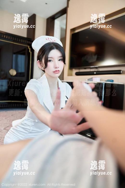 Xiuren秀人网 - 梦灵儿Mini的短裤图集更新：真不明白她怎么能把短裤穿得那么吸引人，每次都是陷入沉思中
