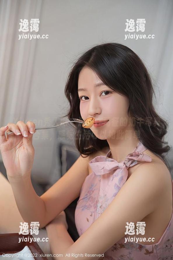 Xiuren秀人网 - 沉醉在葛征的奶牛写真合集，感觉生活可以如此简单