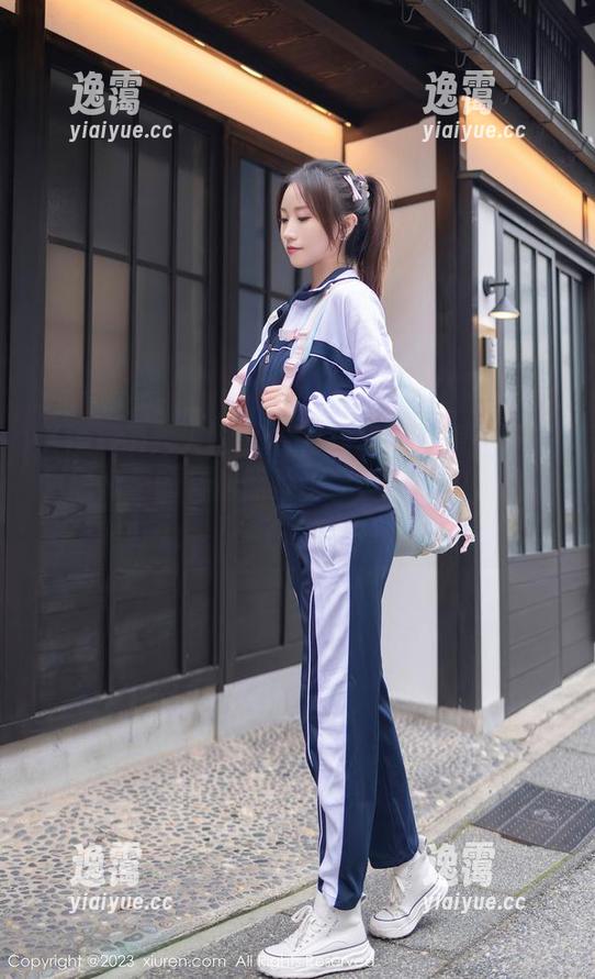 Xiuren秀人网 - 看着陆萱萱的旗袍作品，图库里的其他照片都要自愧不如，太美了吧！