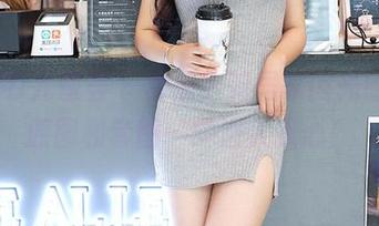 YouMi尤蜜荟 – 合法萝莉居家闪光时刻，原图和套图一同进入我心！