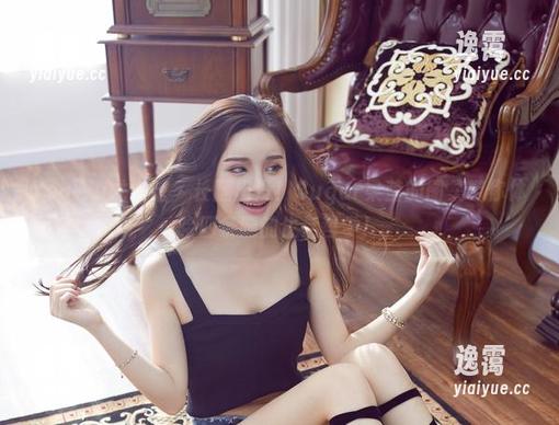 YouWu尤物馆 - 长腿出没！Sugar梁莹的图集带你体验四条腿的生活哲学！