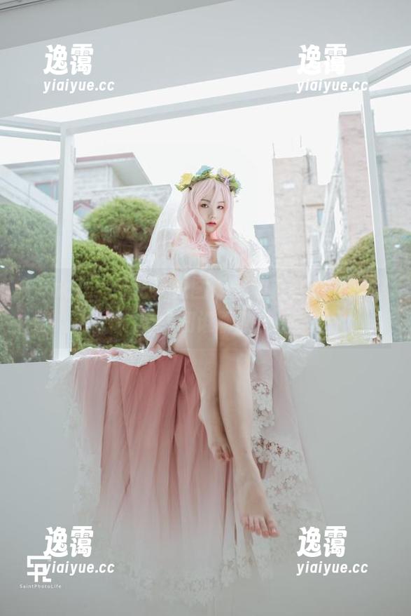 Yuna(윤아)花朵原图：她和这些花儿，你更想和谁聊聊？