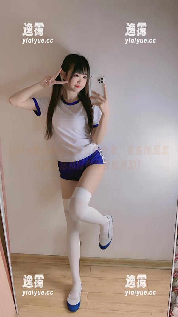 miko酱ww的圣诞魔女合集，看看她是怎么把魔法和时尚结合起来的！