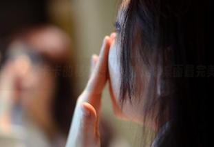 pans – 碰壁了？卡卡的秘书原图，才是你桌面最完美的壁纸！