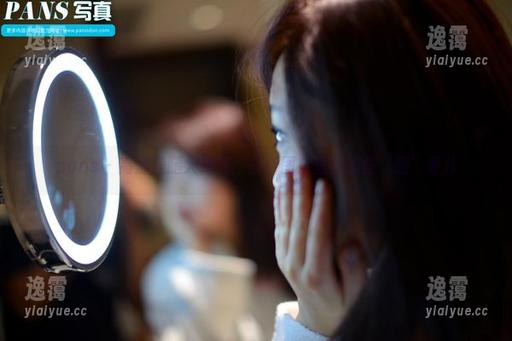 pans - 高清美腿大揭秘：折折图库里的那些‘腿’事儿