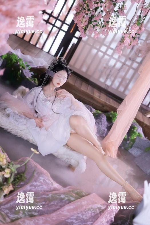 三度_69与赫多涅的奇妙碰撞，COS资源仿佛在低语，小心心！