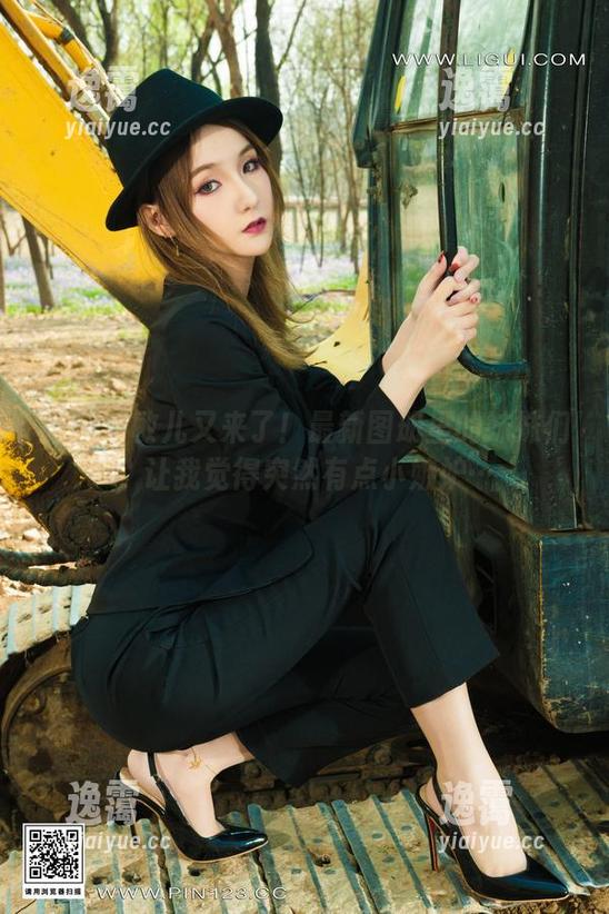 丽柜 - 敏儿又来了！最新图册里的妹妹们，让我觉得突然有点小嫉妒…