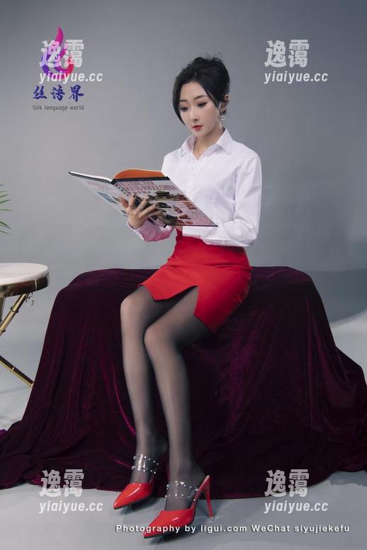 丽柜 - 我下载了潘潘的这套美腿，绝对是宅家不无聊的最佳选择，快来一起体验吧！