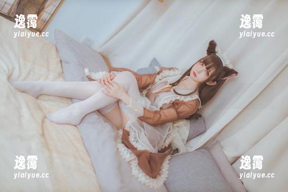 乖乖衣宝私拍曝光！这40原猫娘真的是黄豆粉一板一眼吗？