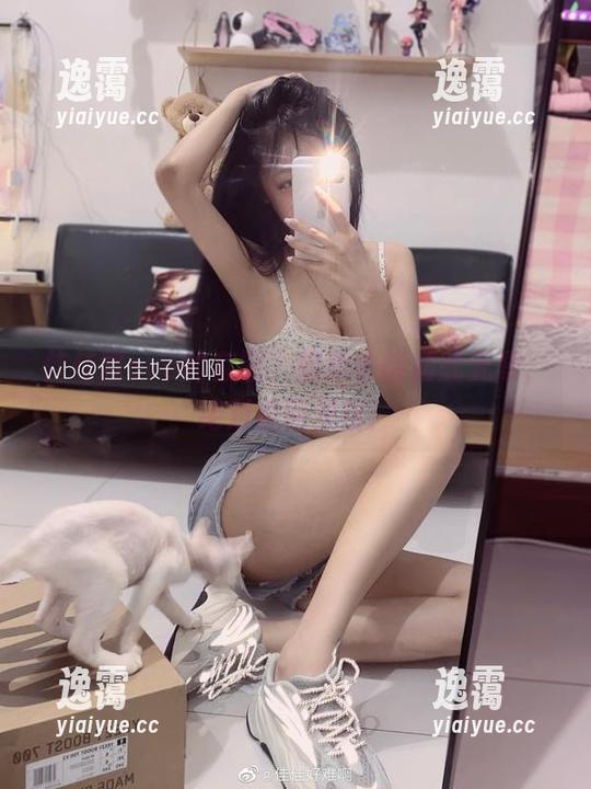 佳佳酱ovo的套图，姐姐也能如此无辜，绝对值回票价！