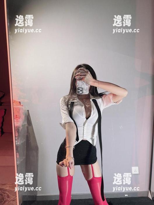 微密圈 - 兔宝妮to最新写真大公开：别小看办公室，竟然能美得这样！