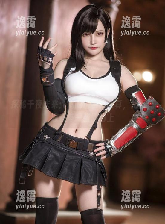 探秘千夜未来：她的水手服写真，把阳光撒在每一张原图上