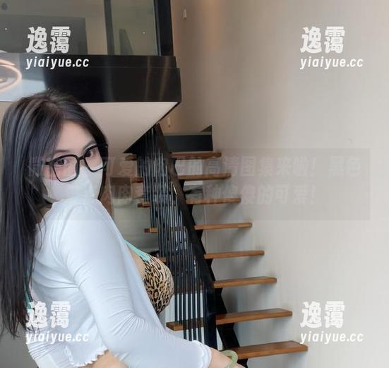 微密圈 - 可爱的肉巴的高清图集来啦！黑色波点肉肉套装，有种傻傻的可爱！