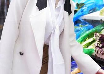 微密圈 – 周妍希与猫咪的轻松玩耍，这组写真照片简直养眼！