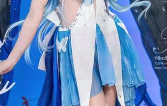 私拍咬一口兔娘：连衣裙里的恍惚与梦境，真是奇妙的组合