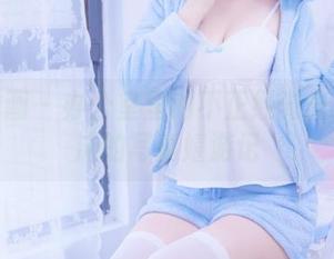 喵糖映画 – 办公室里的不正经时光：蠢沫沫的写真嬉游记