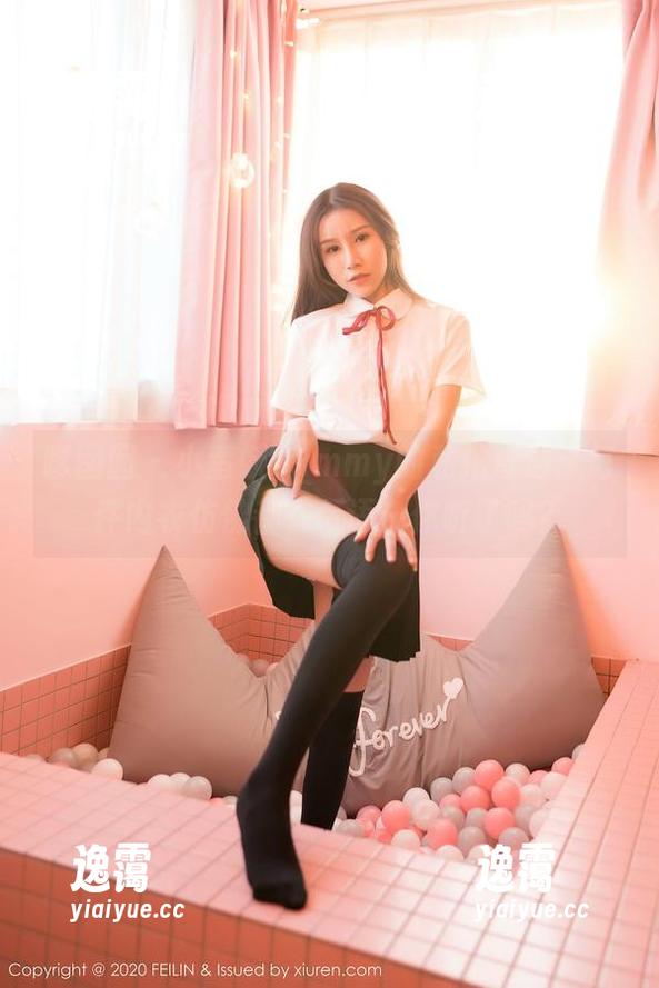 嗲囡囡 - 小蛮妖Yummy的私拍奇遇：每件内衣仿佛都在低语…你听了吗？