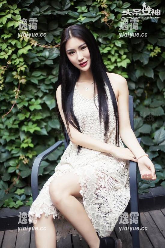 头条女神 - 筱溪的女仆：这组写真集让我想起了我的午餐