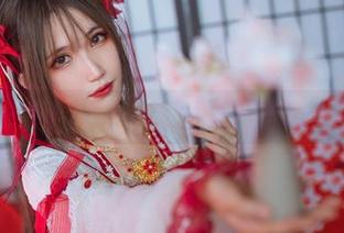 图片里的FGO玛丽毫无圣光，但是妖君白研的魔法弥补了一切！