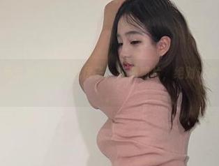 微密圈 – 粉色吊带裙中的小优优子：高清照片，绝对让你想停留再停留。