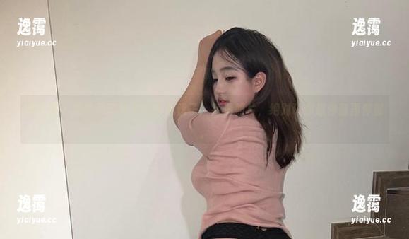 微密圈 - 粉色吊带裙中的小优优子：高清照片，绝对让你想停留再停留。