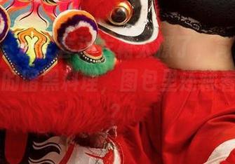 尤果网 – 这全套连衣裙太撩了，简直是yuki又又的暗黑料理，图包里还藏着惊喜吗？