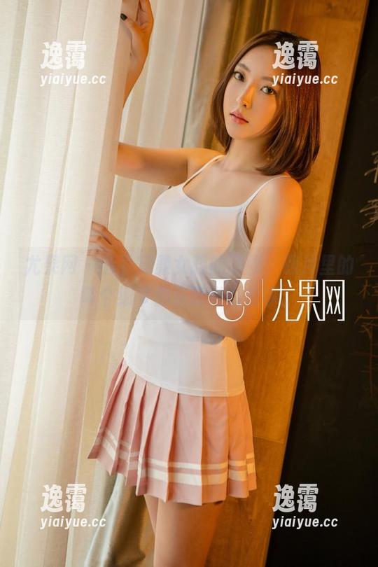 尤果网 - 看看安柔女孩的原图，照片里的每个细节都在诉说着故事。