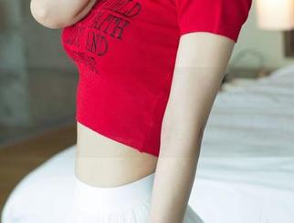 尤果网 – 球球的睡衣照，原图分享时我心里其实在想…这种随性真让人心醉。
