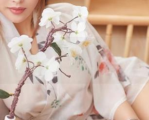 尤蜜荟 – 美图大放送！井上雪樱的灰丝照，免费得来的快乐总是最真实！