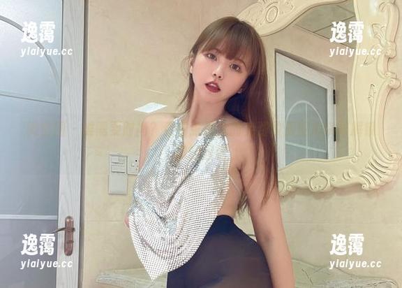 微密圈 - 谁需要时尚？看看张思允的免费校服图片瞬间解锁你的回忆
