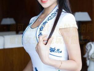 推女神 – 黄可christine的私拍网袜图包，谁说女生不能玩得很坛？