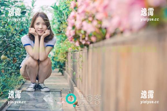推女神 - 穿越黄梦羡的御姐世界：写真全集，带你感受她的独特魅力