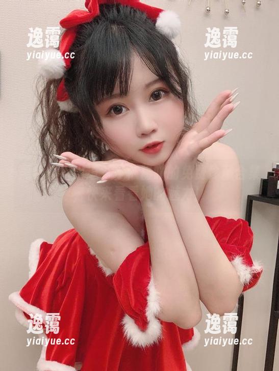 黑色旗袍出道？是依酱吖的免费珍藏合集，快来看看她的魅力！