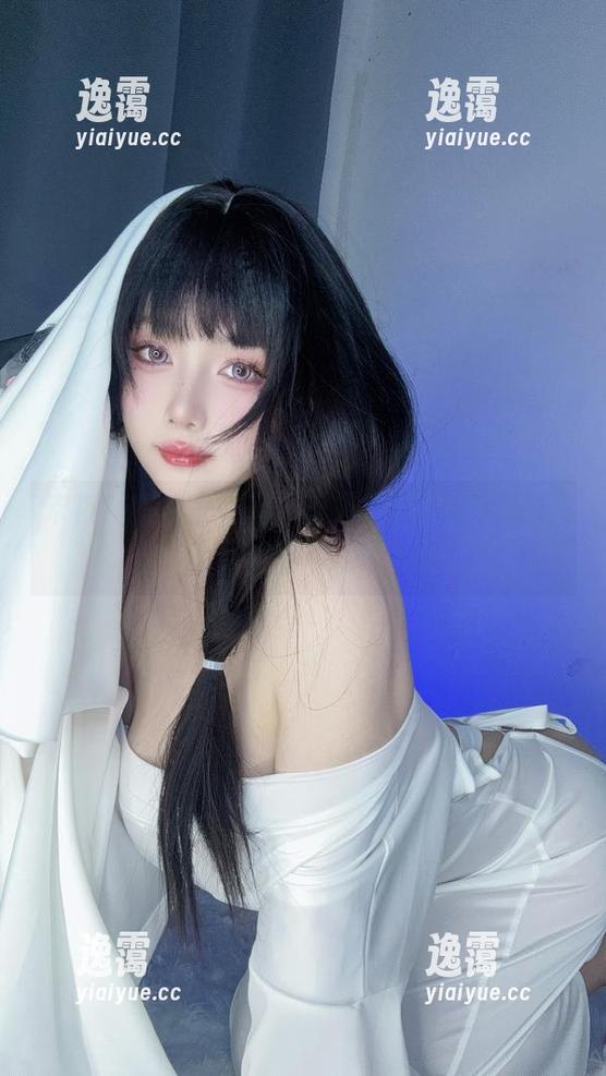 末夜787独家私房：美足写真，甜蜜又带点小撩。