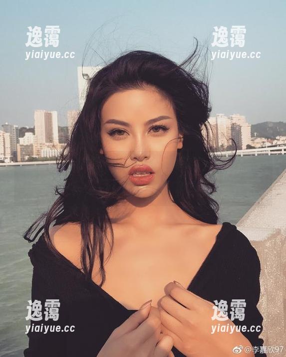 微密圈 - 李嘉欣97，女王写真：就问你还有谁能Hold住这种美？