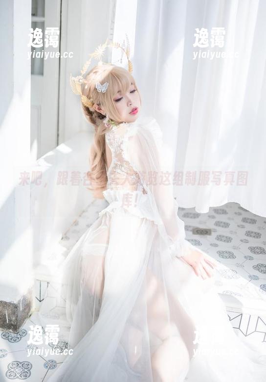 来吧，跟着杏子夫人游览这组制服写真图库！