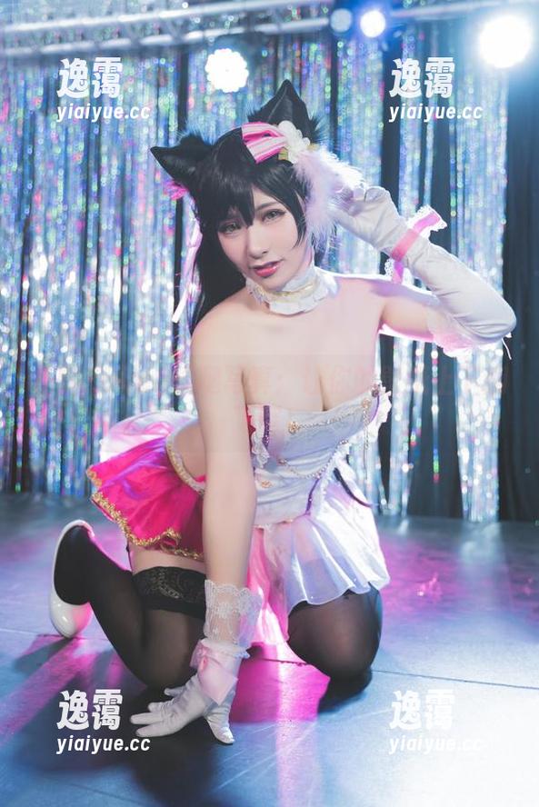 柘烟Zuken长腿写真：让你的壁纸上下翻飞啊！
