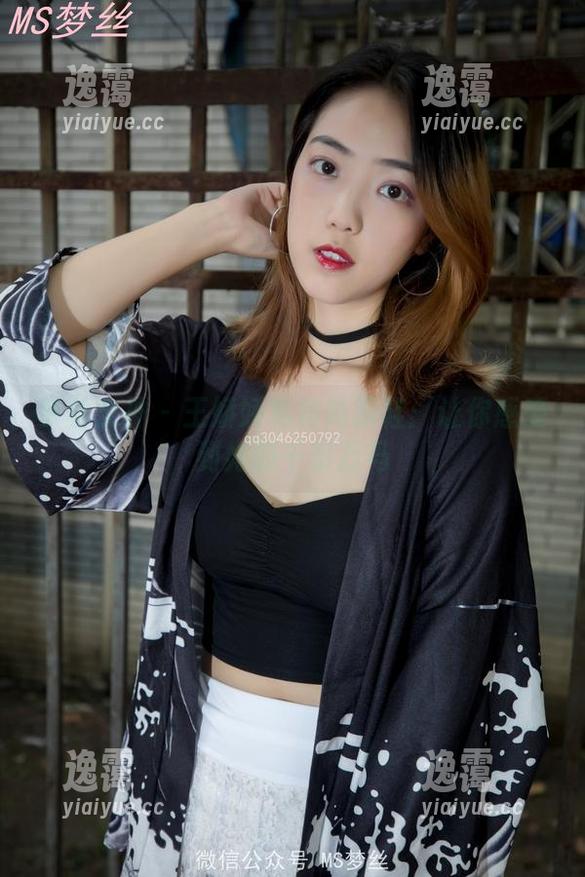 梦丝女神 - 王娇娇私房高跟鞋：让你感受到她的千军万马